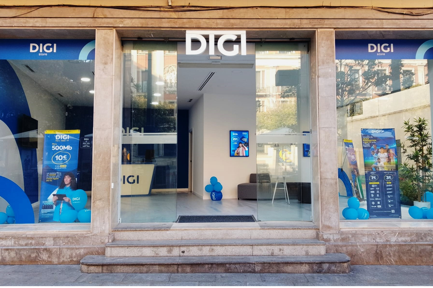 DIGI alcanza las 10 tiendas propias en Cataluña, donde ya llega con su fibra a 1,8 millones de hogares